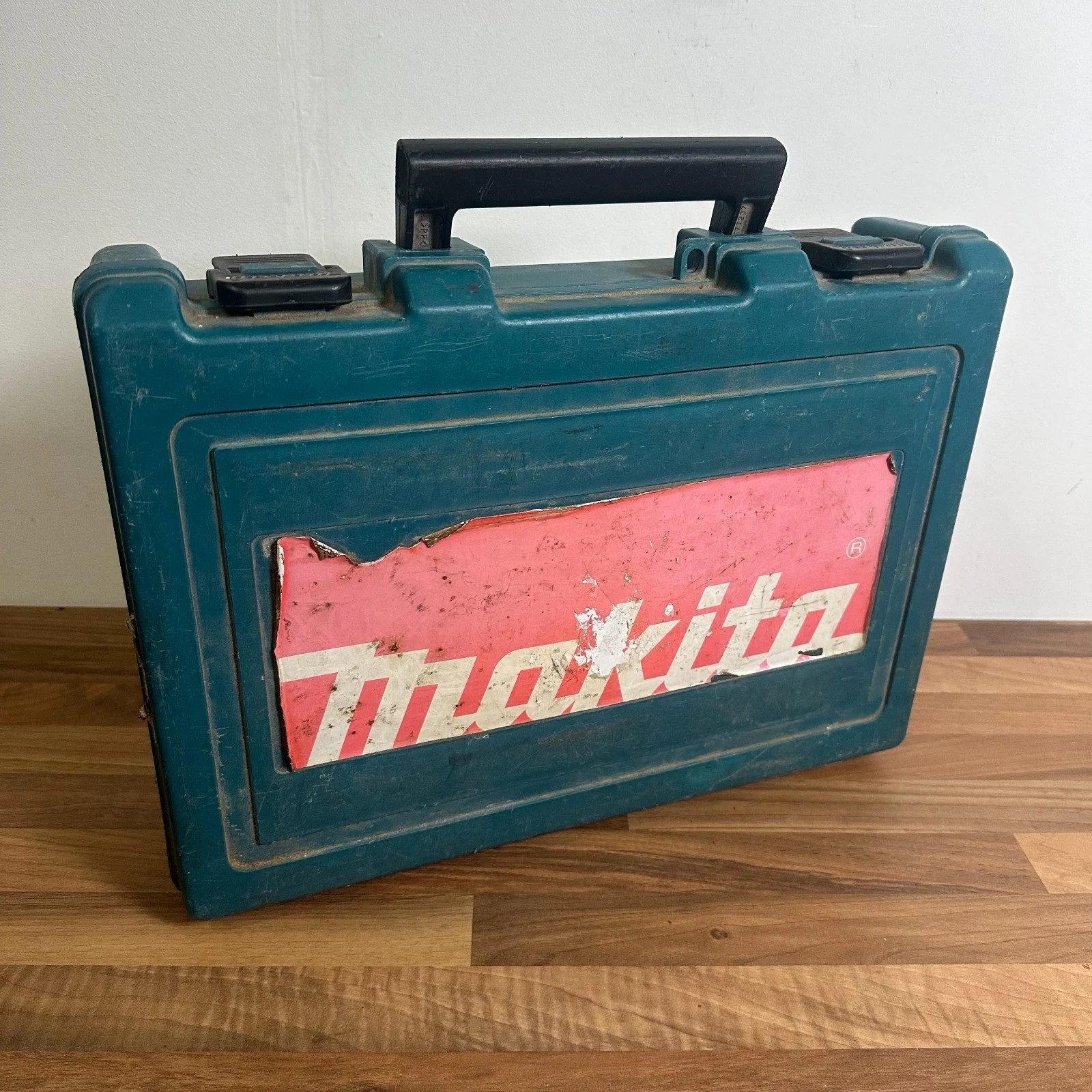 Makita HP2050F Hammer Drill 110V 720W 2 Speed Keyed Chuck With Case Handle - Image 8