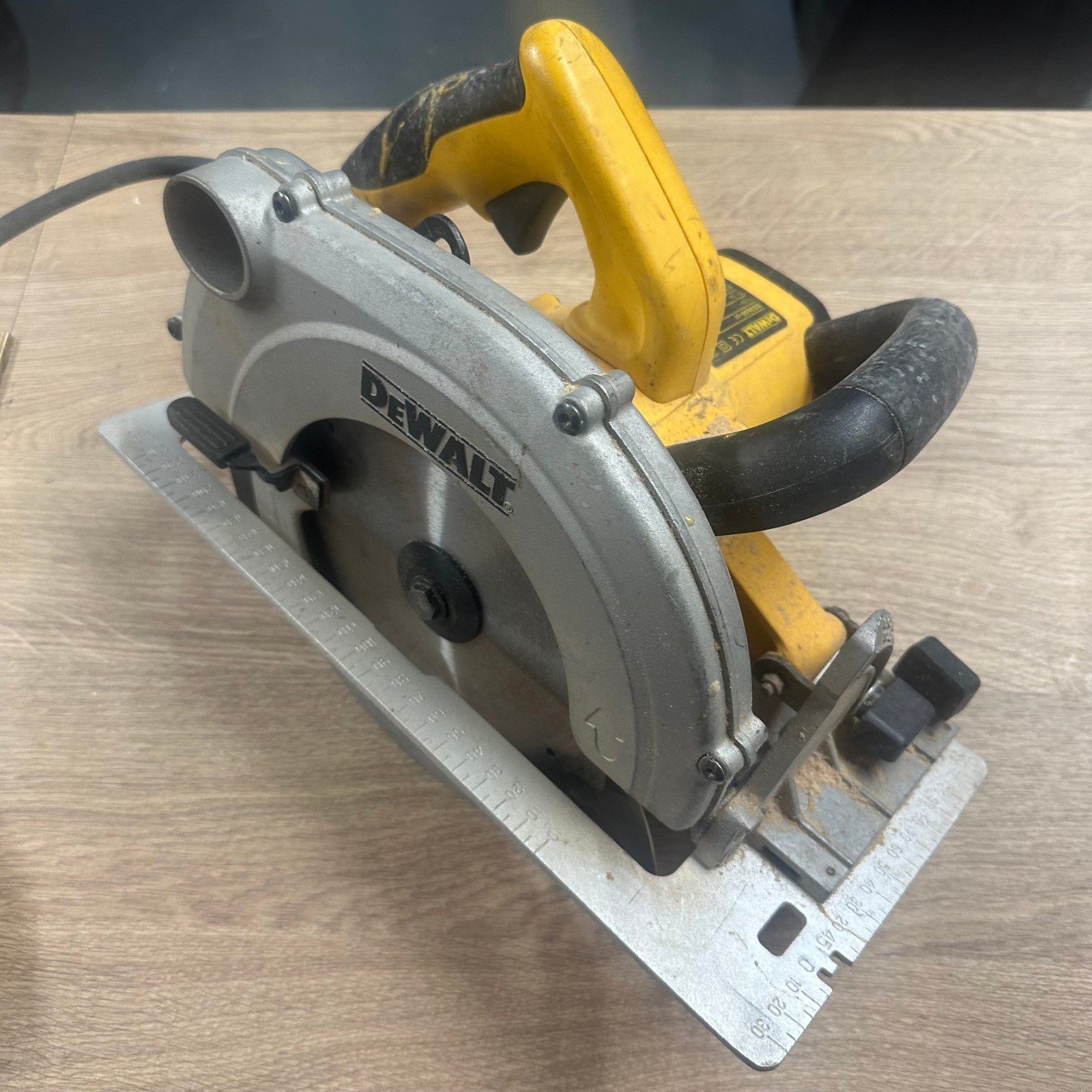 DeWalt D23650-LX Circular Saw 190mm 115V 1350W Used Electric Saw - Image 2