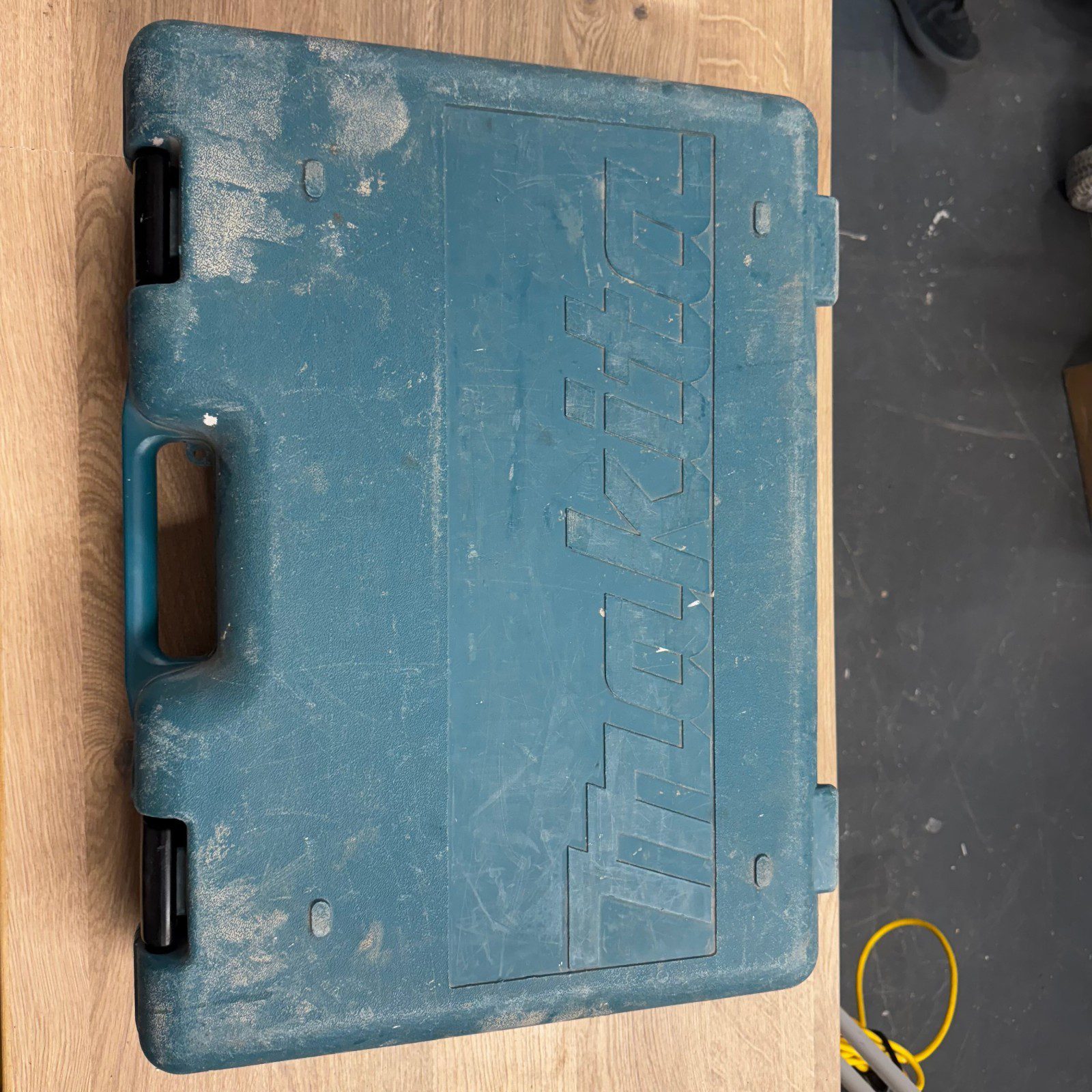 Makita HR3000C 110V SDS+ Rotary Hammer Drill with Case and Bits – Used - Image 17