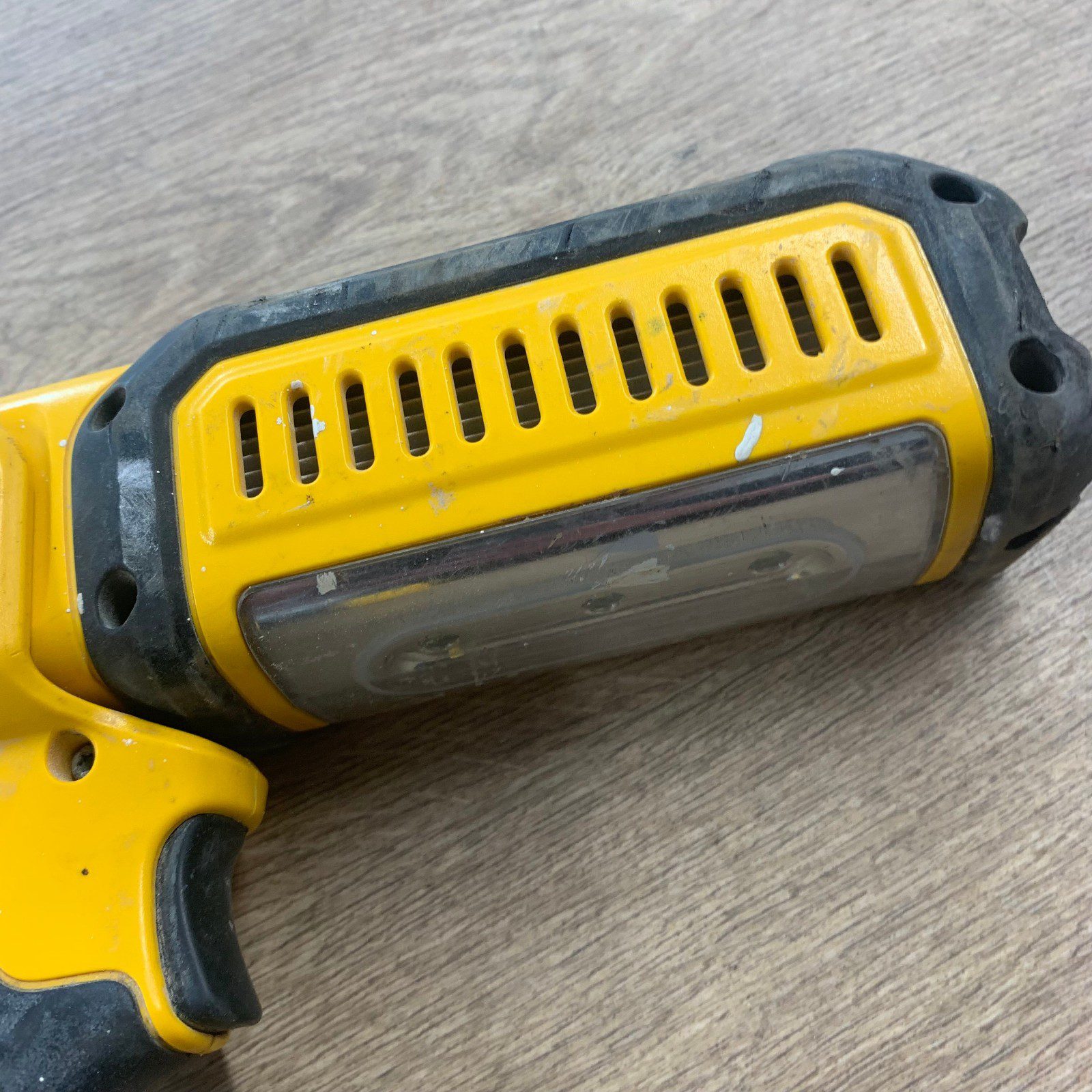 DeWalt DCL050 18V XR Cordless LED Inspection Light Work Torch Body Only Used - Image 4