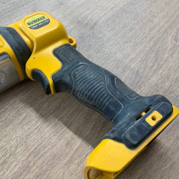 DeWalt DCL050 18V XR Cordless LED Inspection Light Work Torch Body Only Used