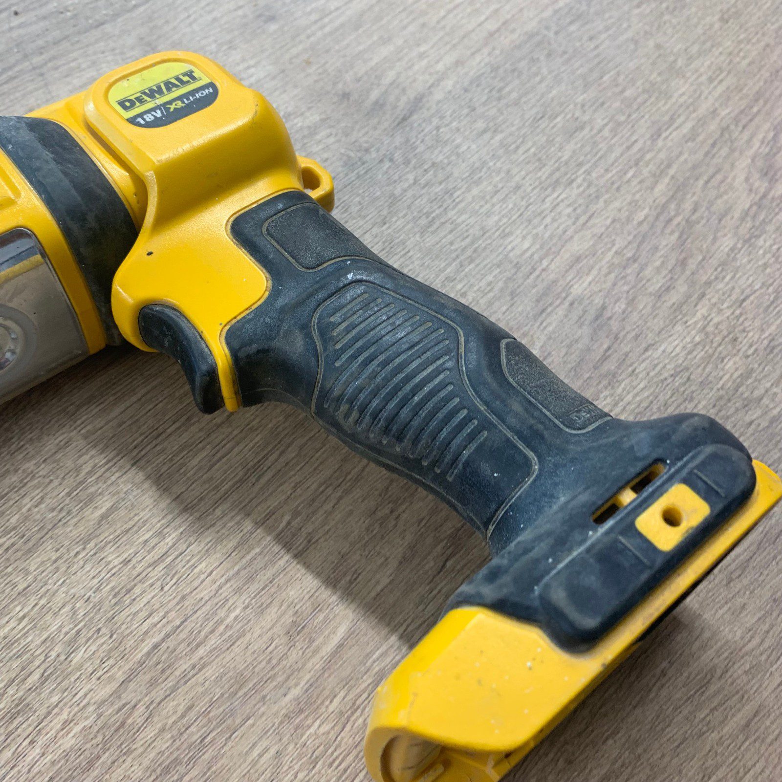 DeWalt DCL050 18V XR Cordless LED Inspection Light Work Torch Body Only Used - Image 5