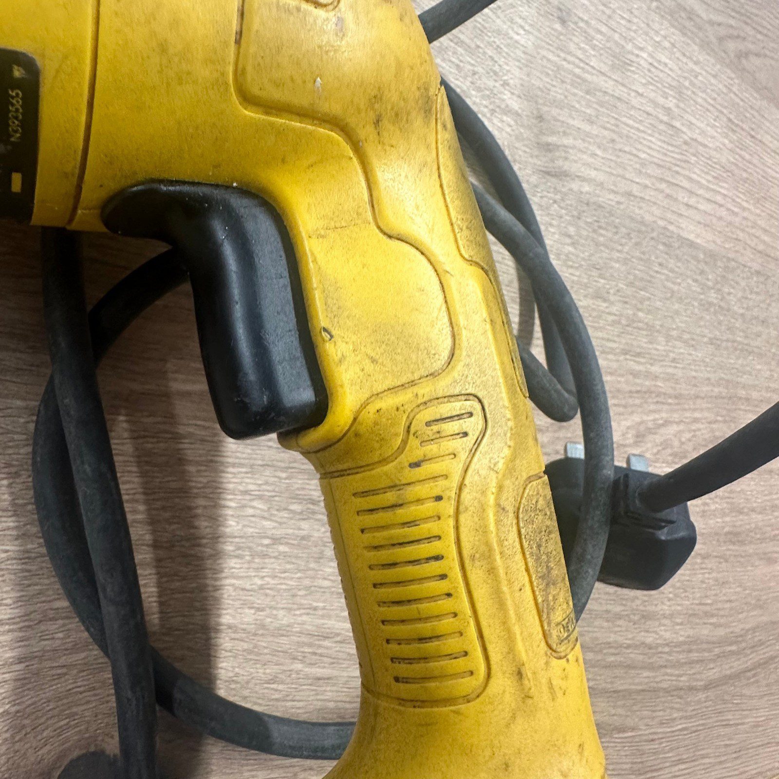 DeWalt D25033 230V SDS Plus Rotary Hammer Drill Corded Electric Tool - Image 7