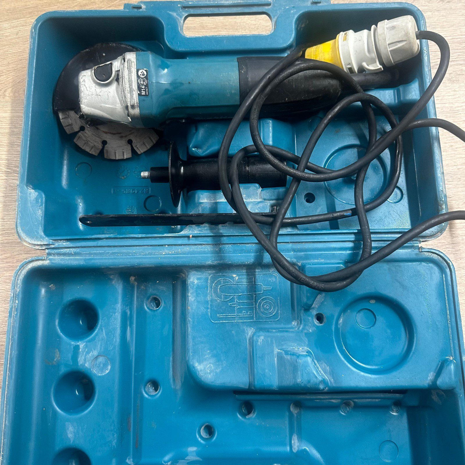Makita GA4530R 110V 115mm Angle Grinder With Case Used Working Order - Image 13