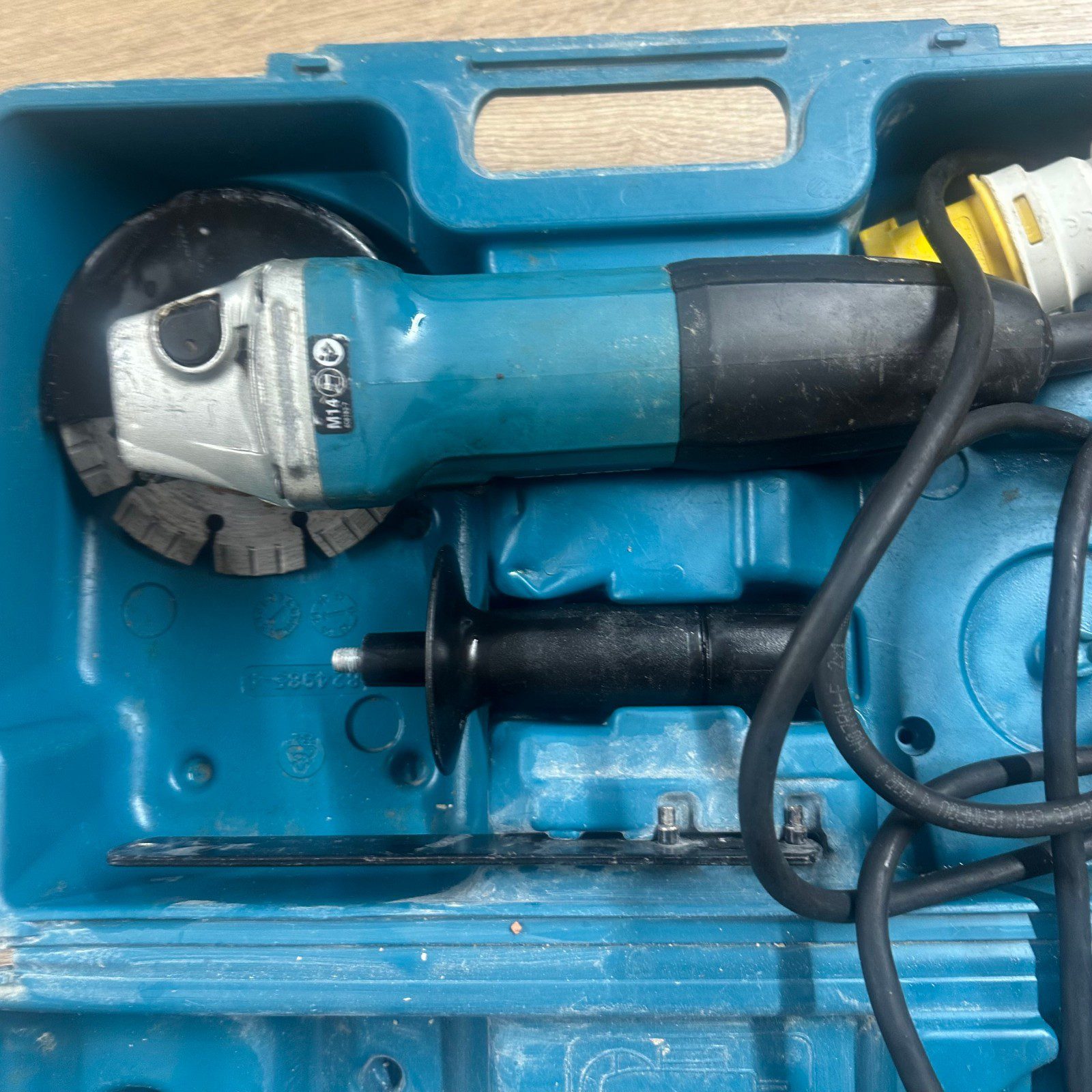 Makita GA4530R 110V 115mm Angle Grinder With Case Used Working Order - Image 15