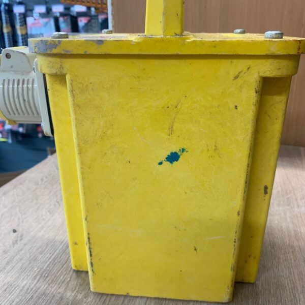 Defender 3.0kVA 110V Site Transformer 240V Input 2 x 16A Outlets Used