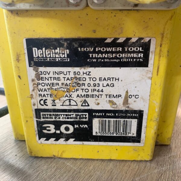 Defender 3.0kVA 110V Site Transformer 240V Input 2 x 16A Outlets Used
