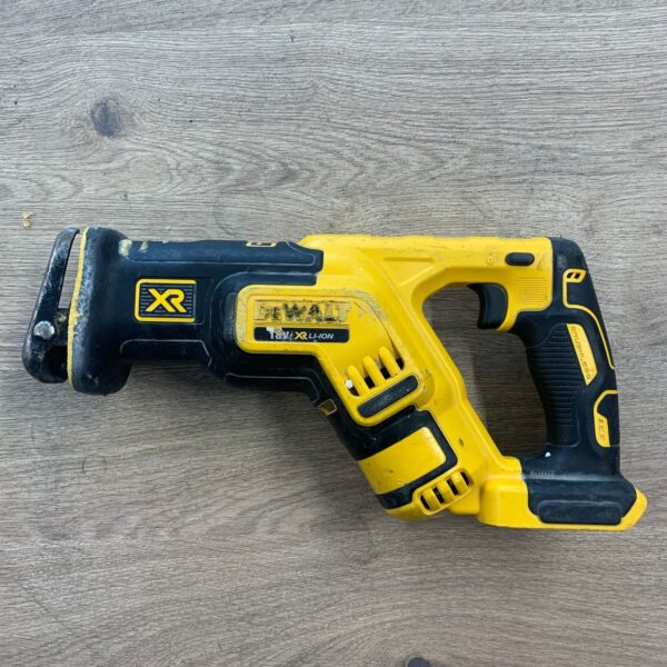 DeWalt DCS367 18V XR Brushless Reciprocating Saw Body Only Used Cordless