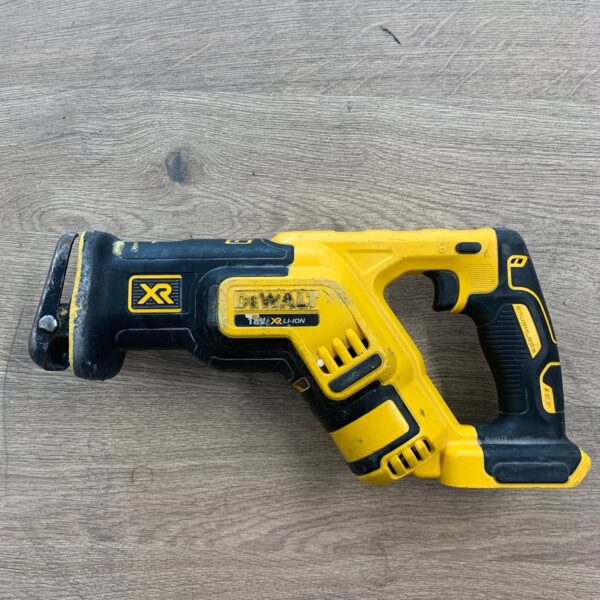 DeWalt DCS367 18V XR Brushless Reciprocating Saw Body Only Used Cordless