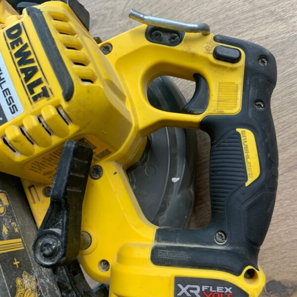 DeWalt DCS579 54V XR FlexVolt Brushless Circular Saw 190mm Body Used