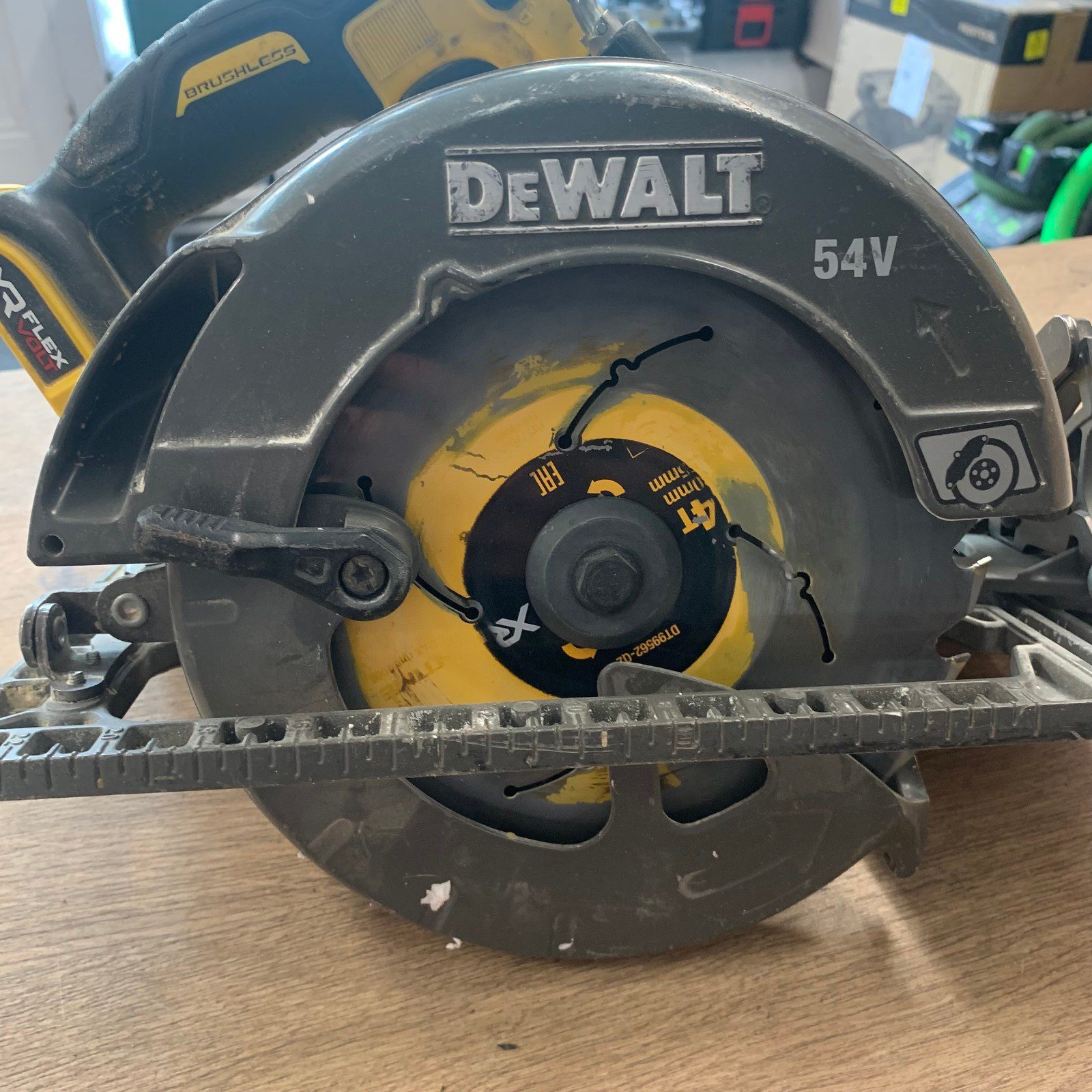 DeWalt DCS579 54V XR FlexVolt Brushless Circular Saw 190mm Body Used - Image 7