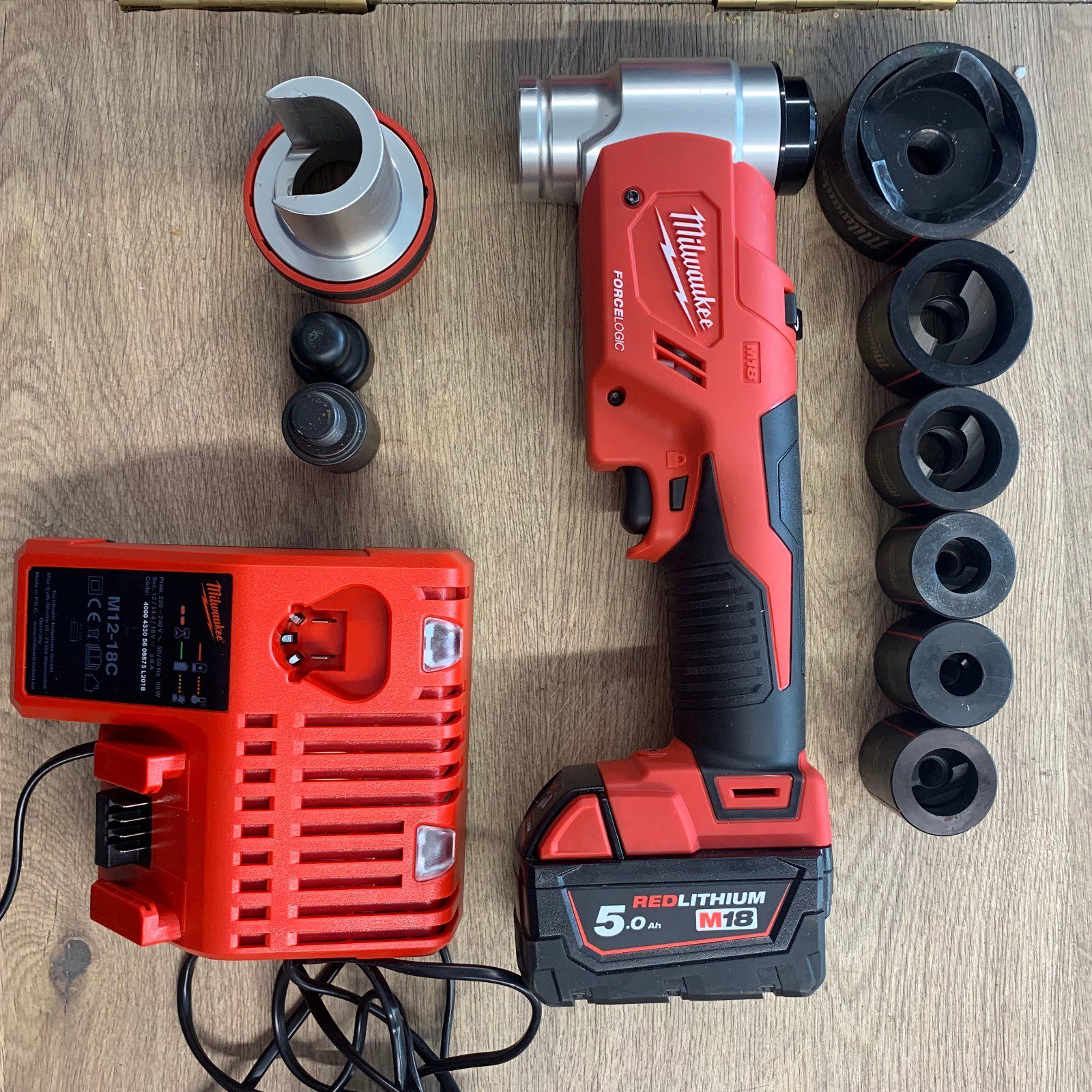 Milwaukee M18 HKP 18V Force Logic Hydraulic Knockout Punch Kit Used - Image 2