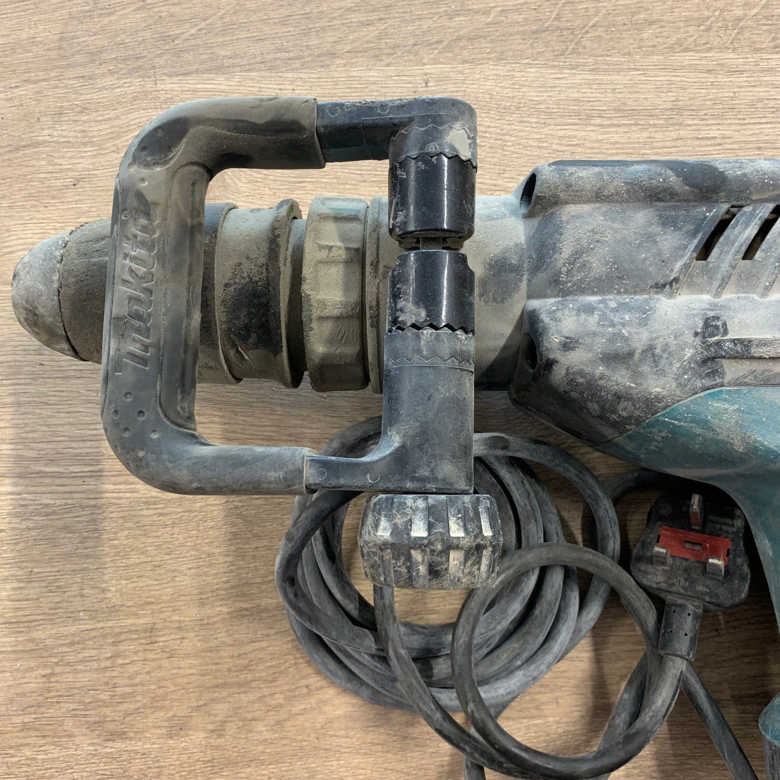 Makita HM1203C SDS Max Demolition Breaker Hammer Drill 240V 1510W With Case - Image 6