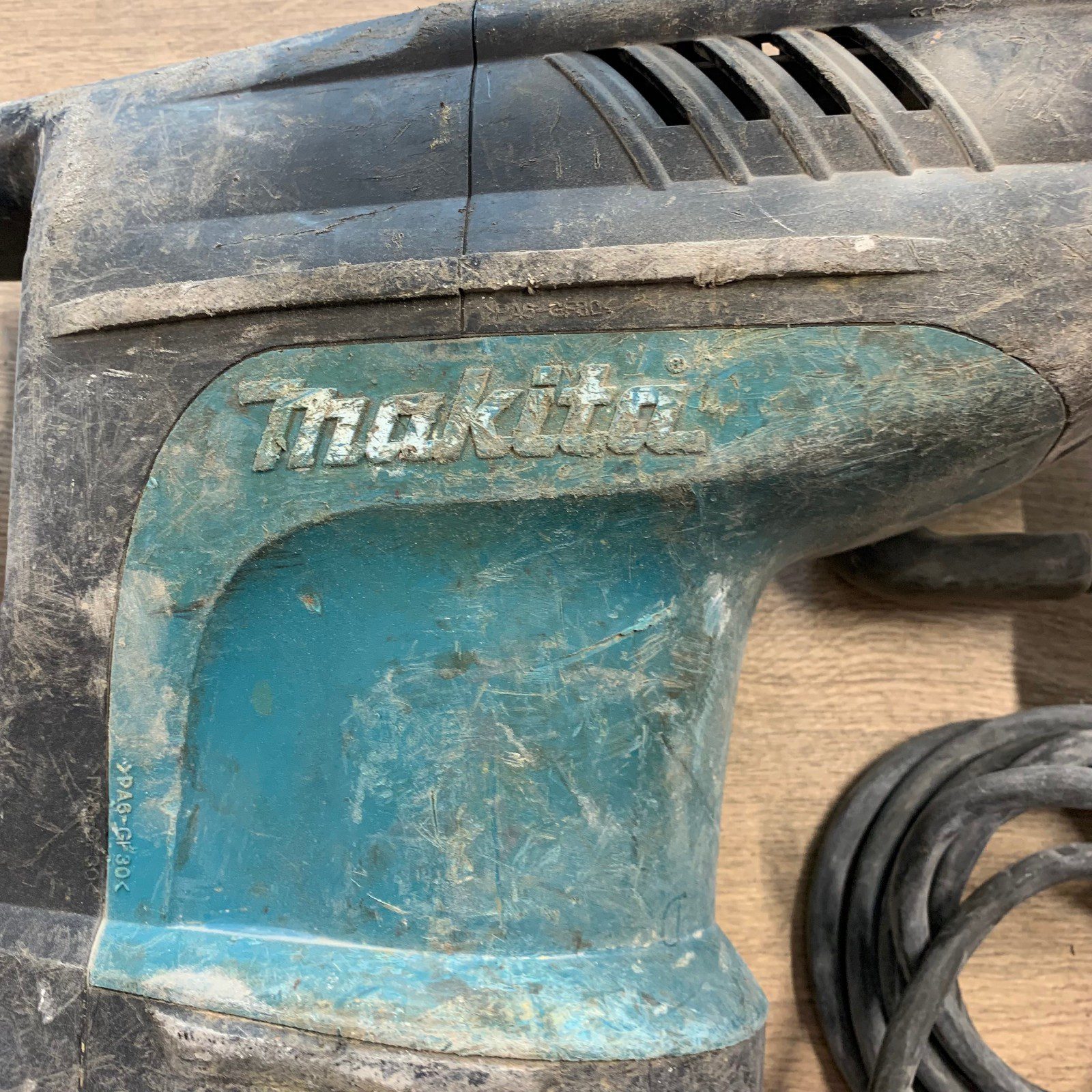 Makita HM1203C SDS Max Demolition Breaker Hammer Drill 240V 1510W With Case - Image 14