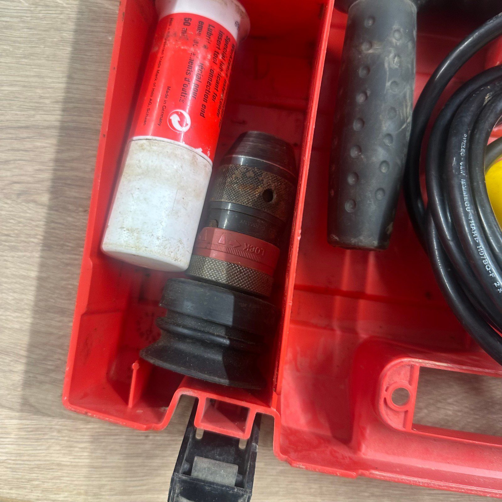 Hilti TE 2-M SDS Plus Rotary Hammer Drill 110V with Case & Side Handle Used - Image 4