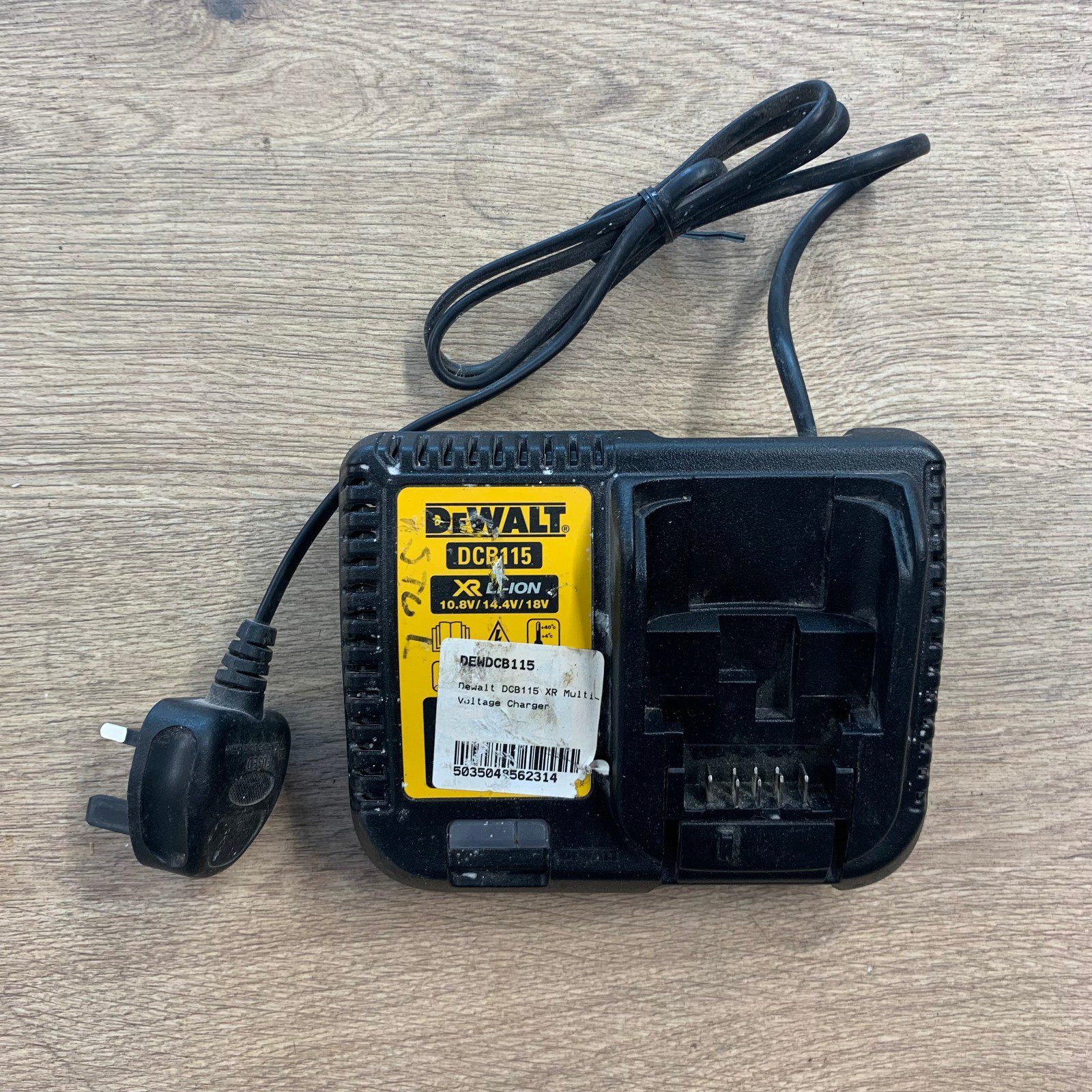 DeWalt DCB115 XR 10.8V 14.4V 18V Li-Ion Battery Charger Used - Image 1
