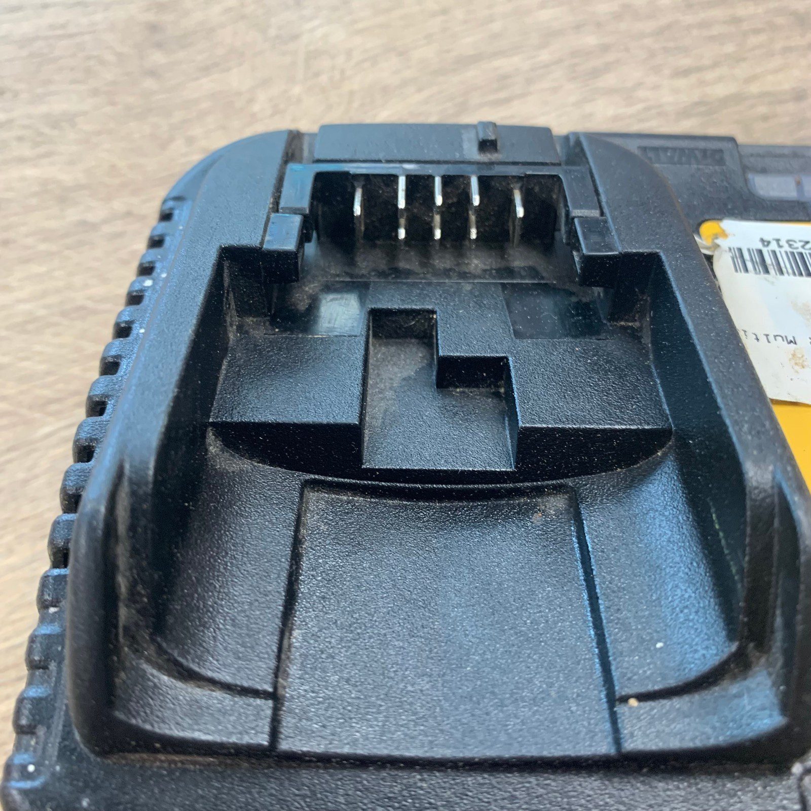 DeWalt DCB115 XR 10.8V 14.4V 18V Li-Ion Battery Charger Used - Image 6