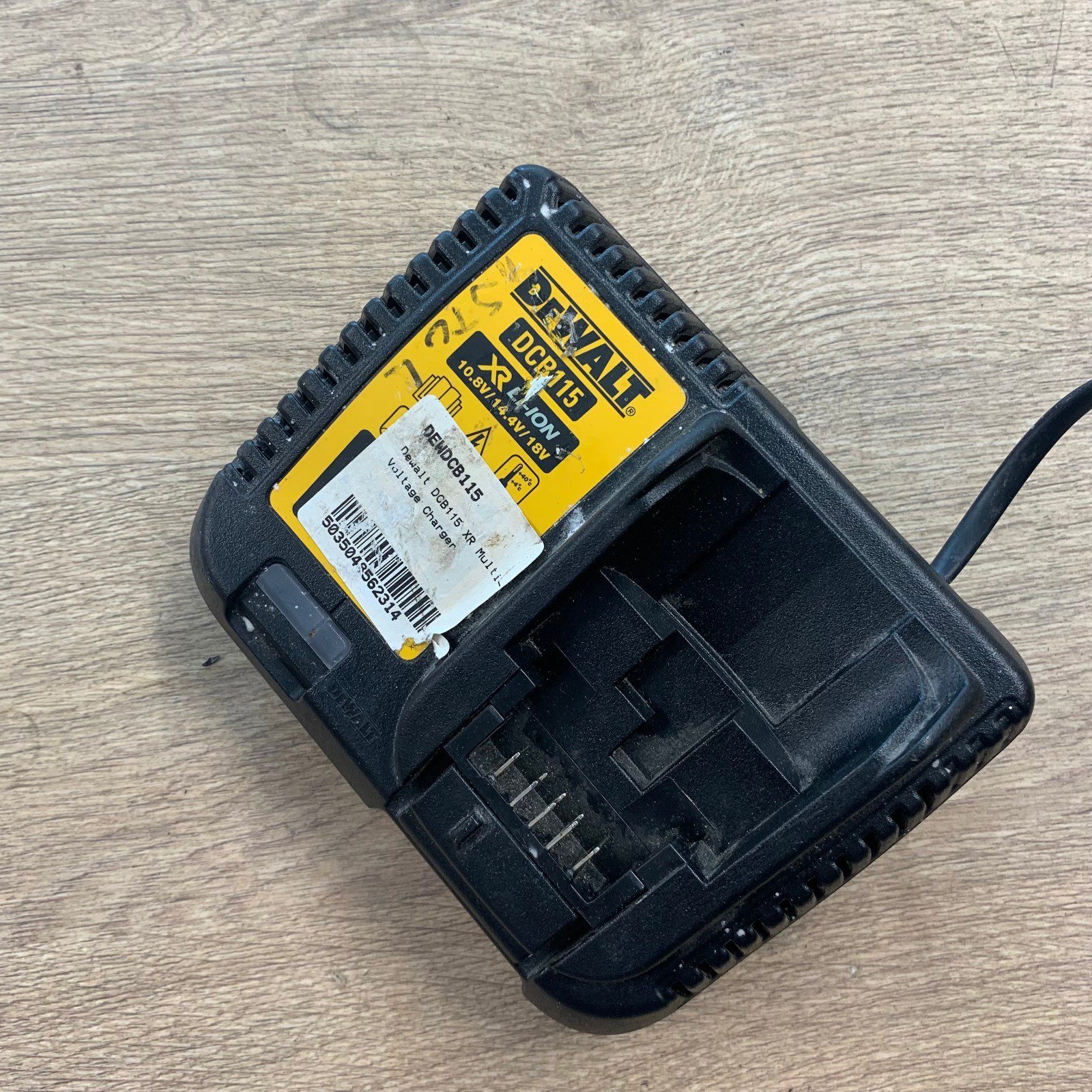 DeWalt DCB115 XR 10.8V 14.4V 18V Li-Ion Battery Charger Used - Image 8