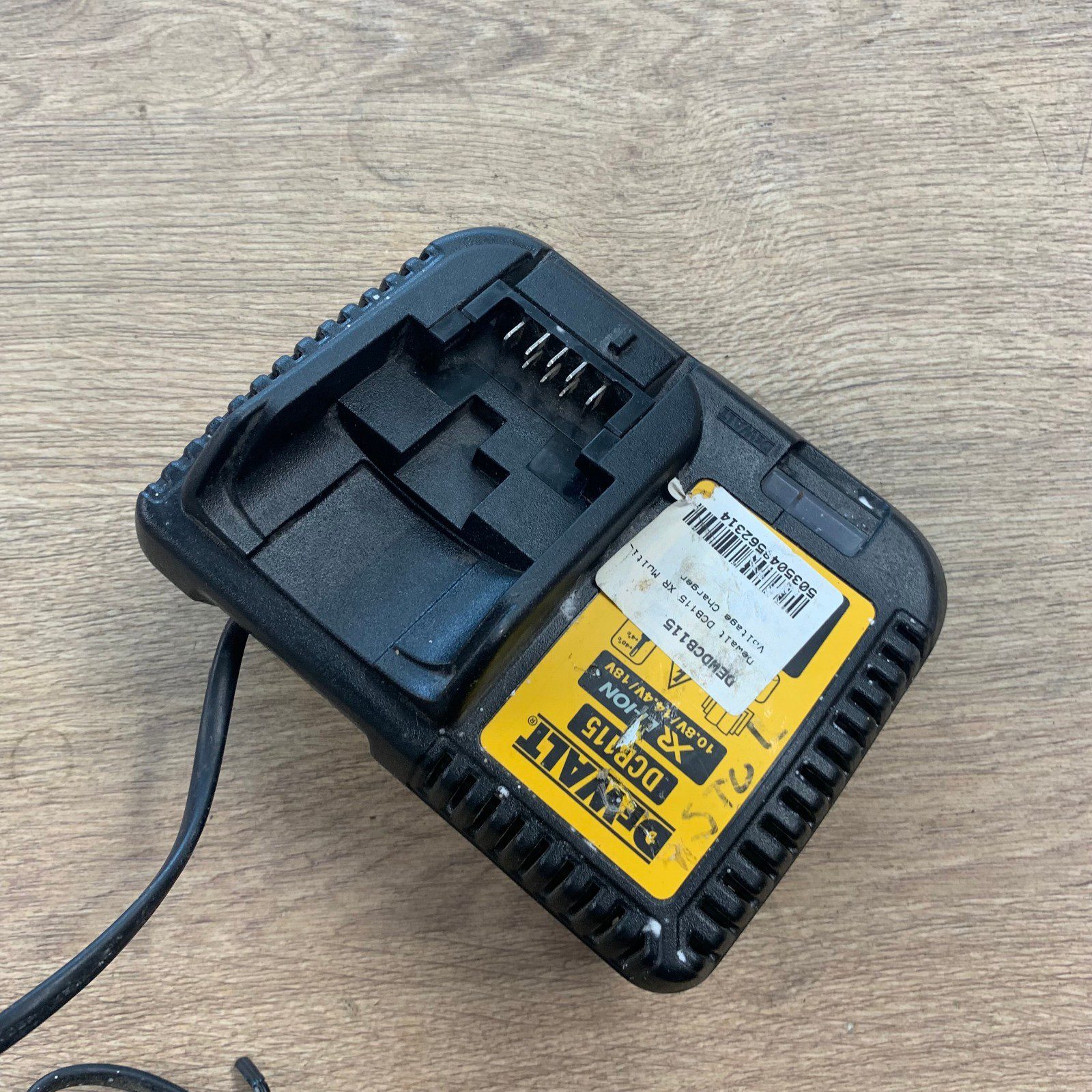 DeWalt DCB115 XR 10.8V 14.4V 18V Li-Ion Battery Charger Used - Image 12