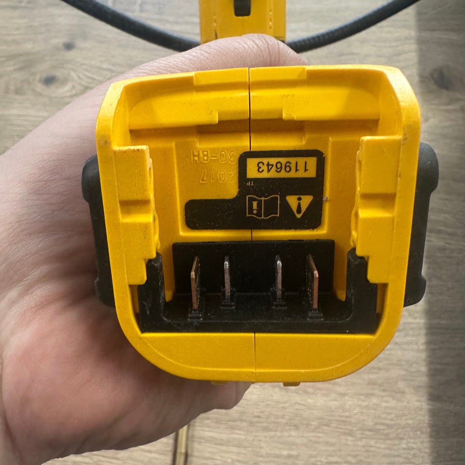 DeWalt DCT410 10.8V XR Li-Ion Inspection Camera With Case - Image 9