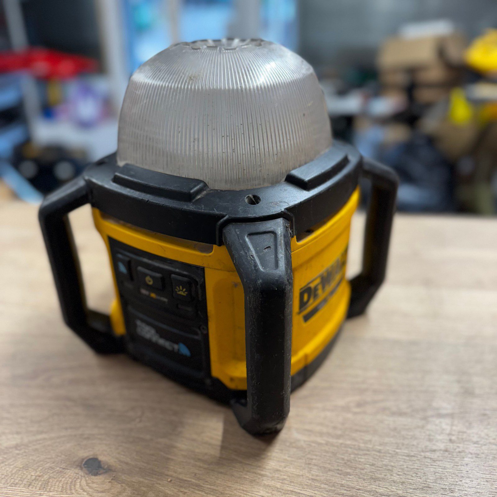 DeWalt DCL074 18V XR Li-Ion Tool Connect Cordless Area Light Body Only - Image 4
