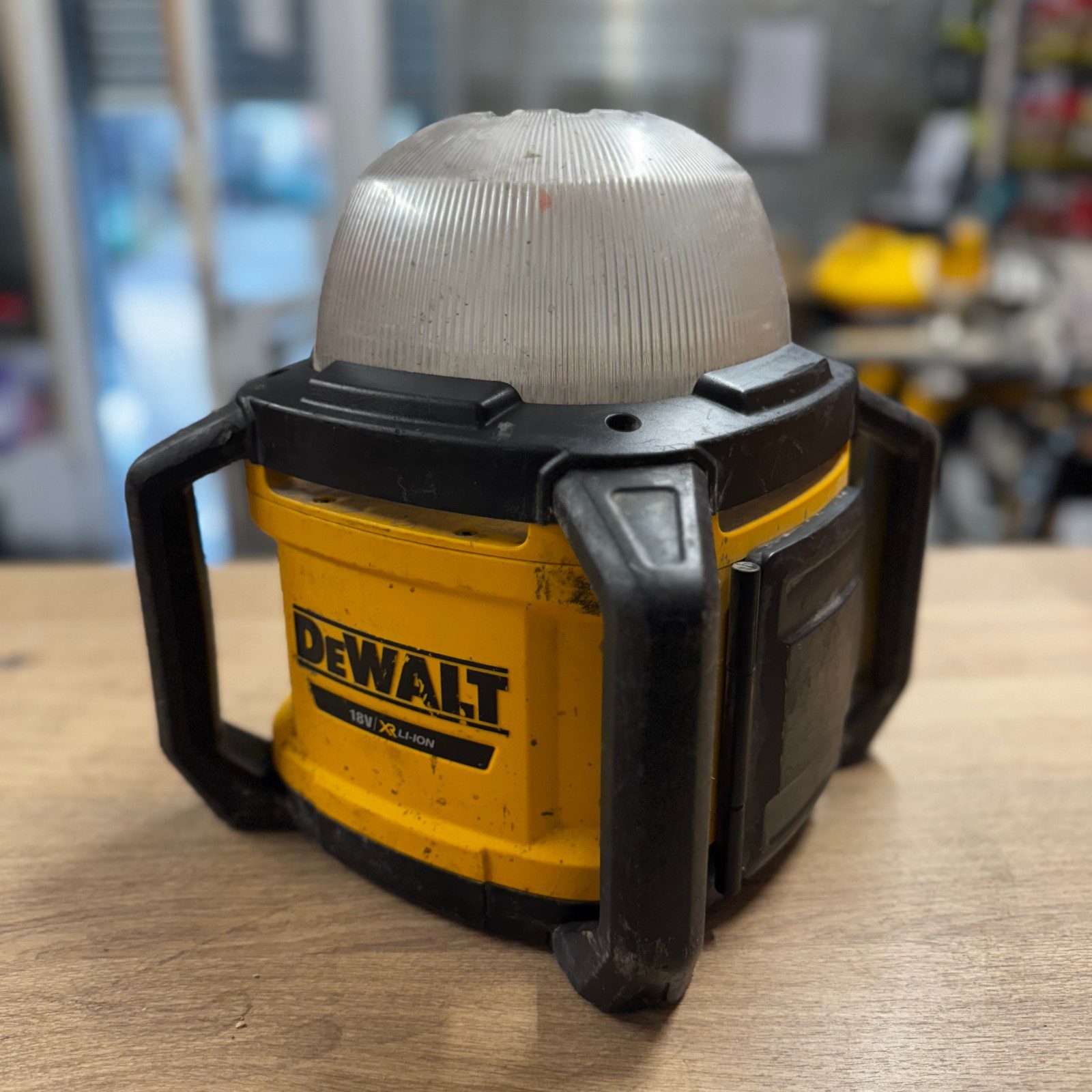 DeWalt DCL074 18V XR Li-Ion Tool Connect Cordless Area Light Body Only - Image 10