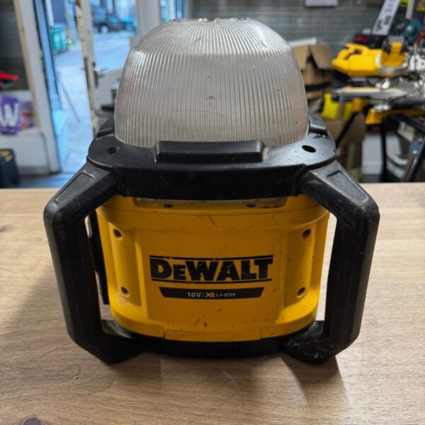 DeWalt DCL074 18V XR Li-Ion Tool Connect Cordless Area Light Body Only