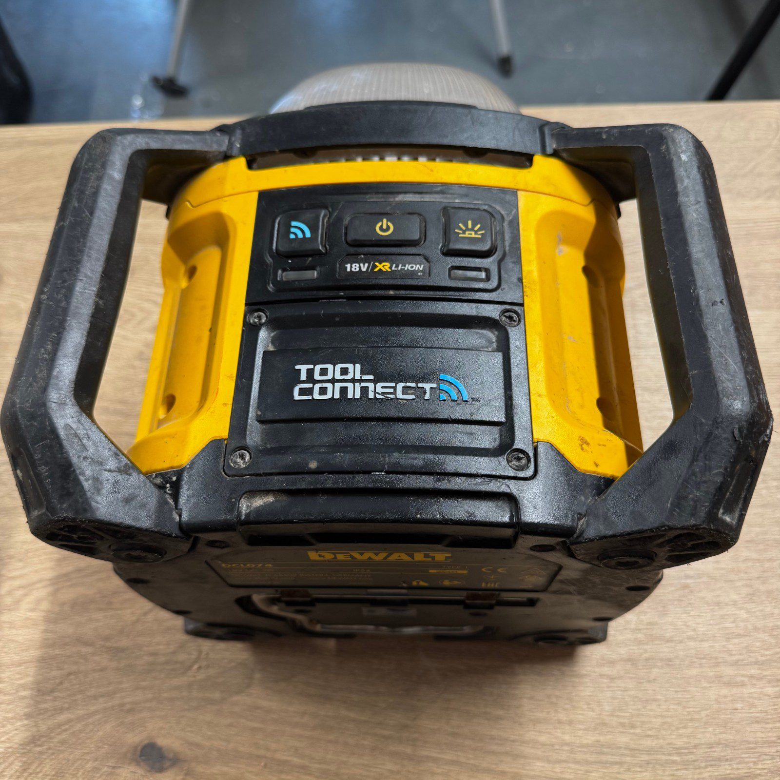 DeWalt DCL074 18V XR Li-Ion Tool Connect Cordless Area Light Body Only - Image 13