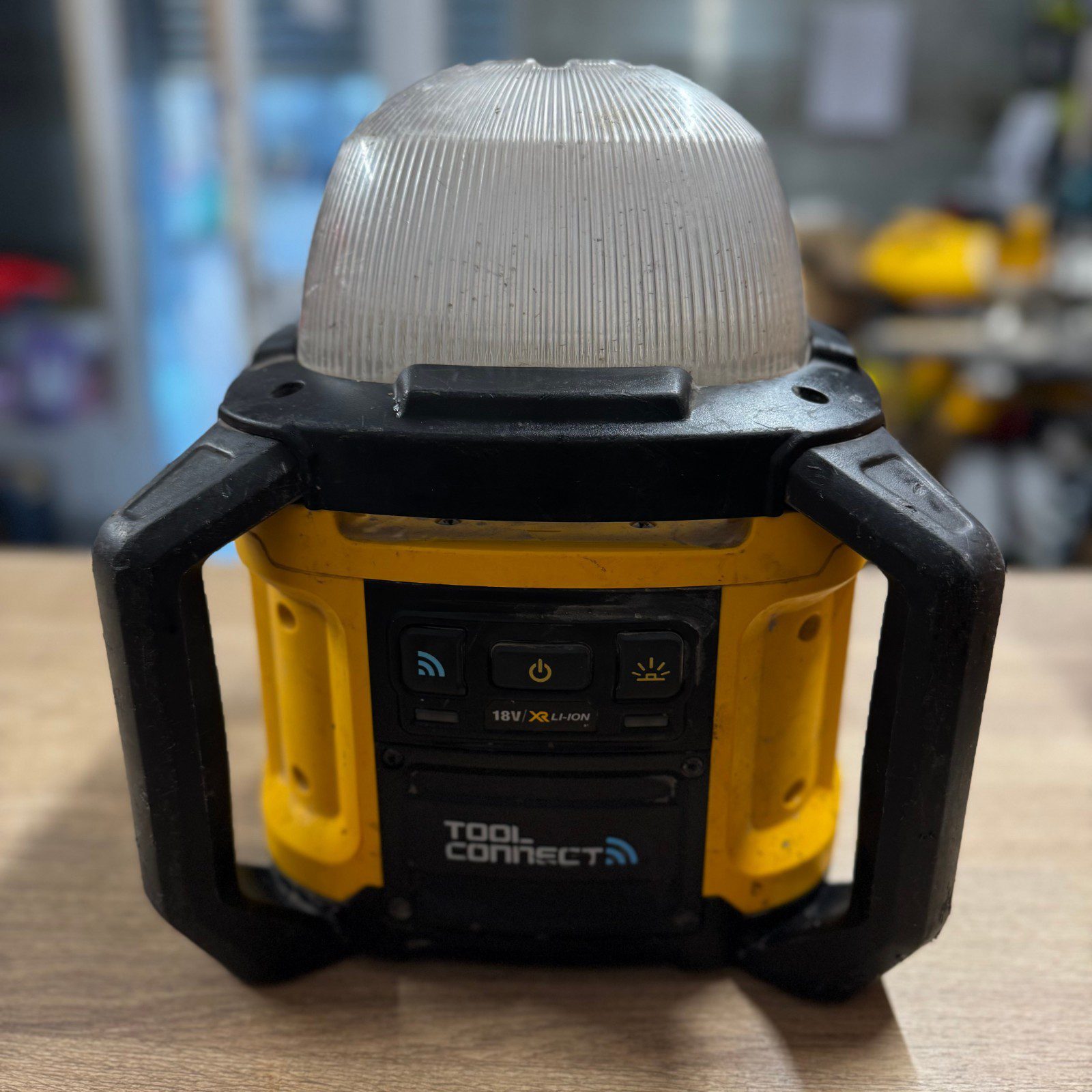 DeWalt DCL074 18V XR Li-Ion Tool Connect Cordless Area Light Body Only - Image 15