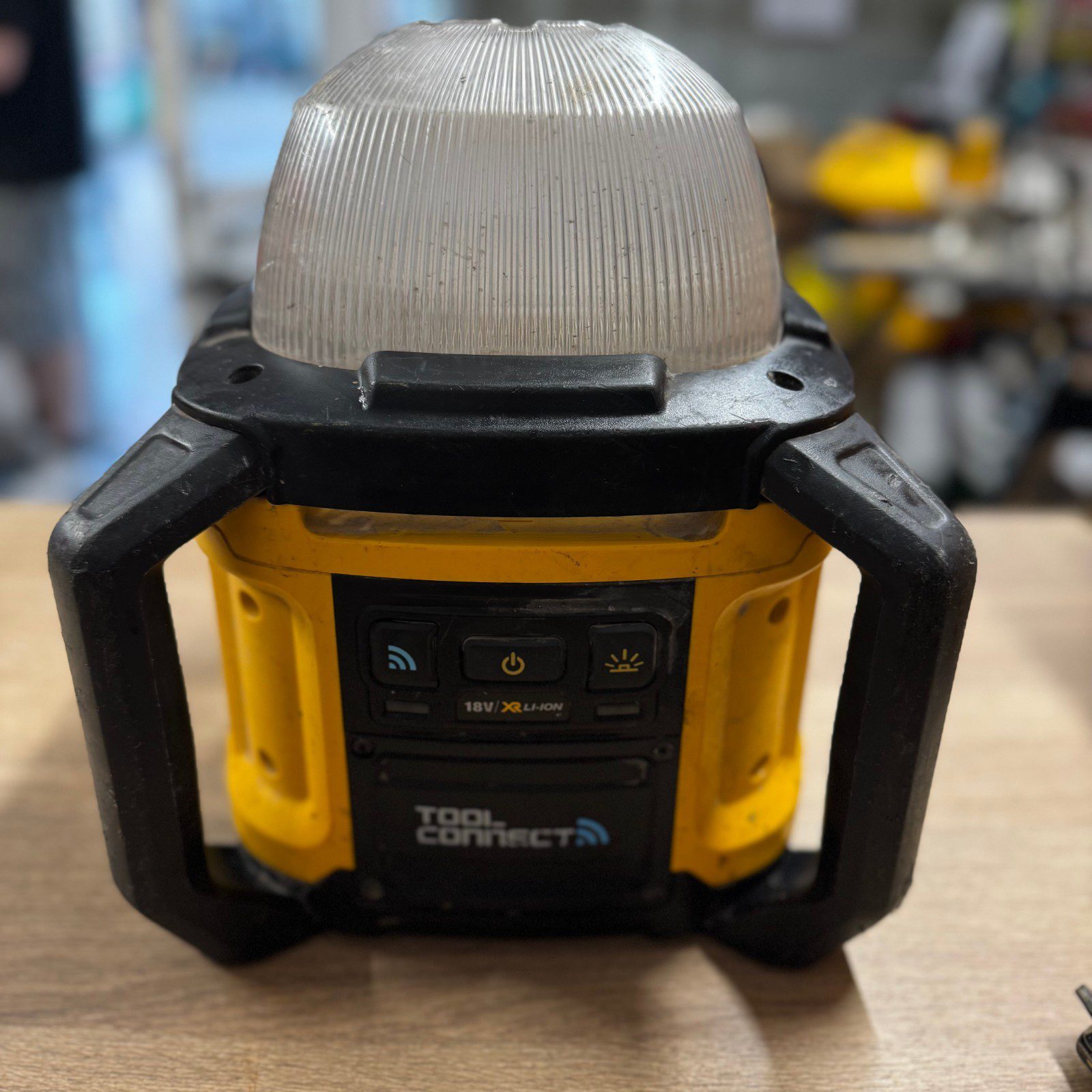 DeWalt DCL074 18V XR Li-Ion Tool Connect Cordless Area Light Body Only - Image 16