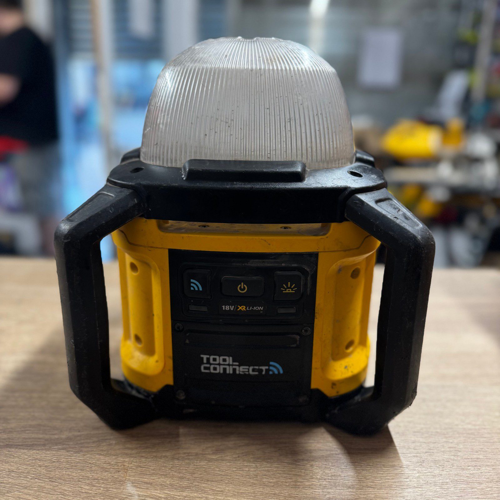 DeWalt DCL074 18V XR Li-Ion Tool Connect Cordless Area Light Body Only - Image 17