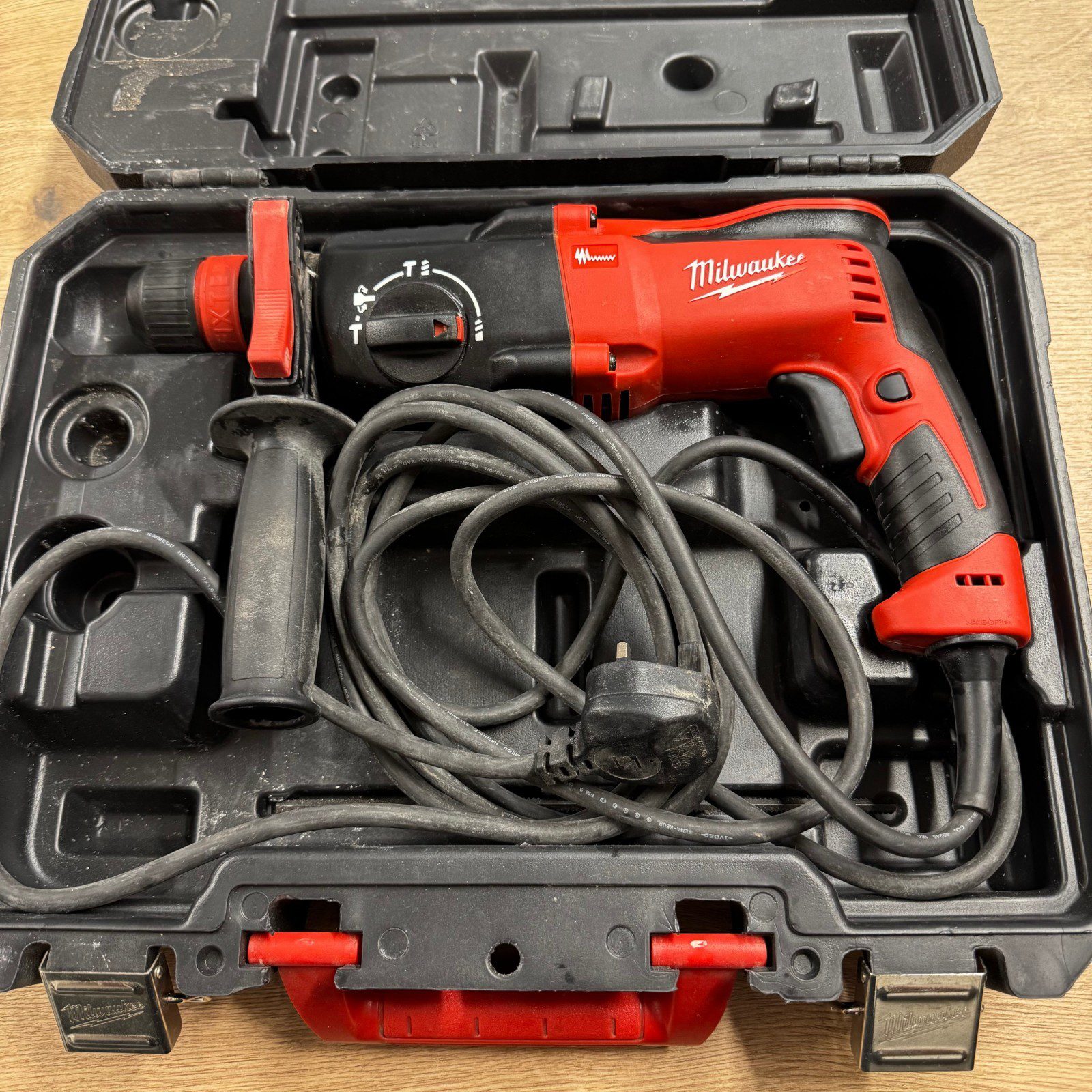Milwaukee PH 26 X 240V SDS Plus Hammer Drill 26mm 725W With Case - Image 1