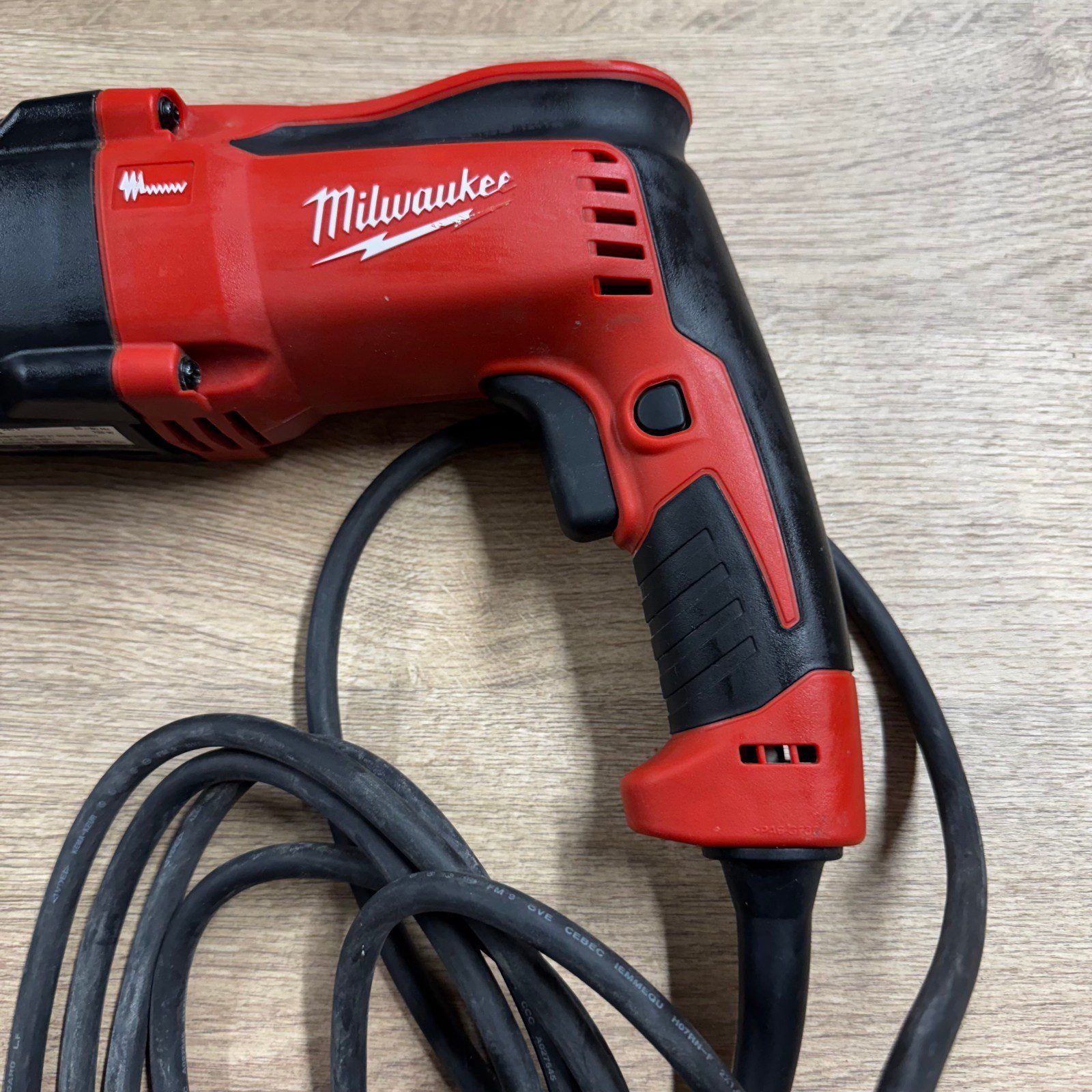 Milwaukee PH 26 X 240V SDS Plus Hammer Drill 26mm 725W With Case - Image 6
