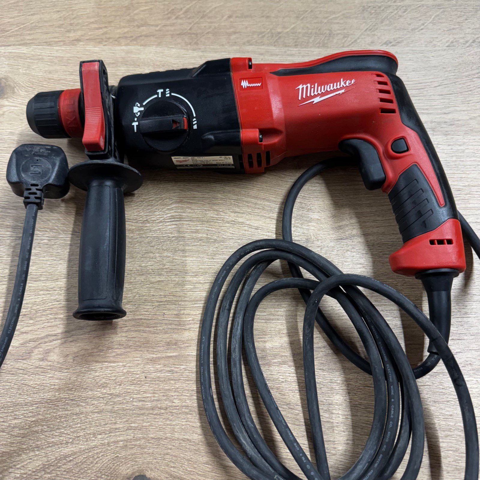 Milwaukee PH 26 X 240V SDS Plus Hammer Drill 26mm 725W With Case - Image 8