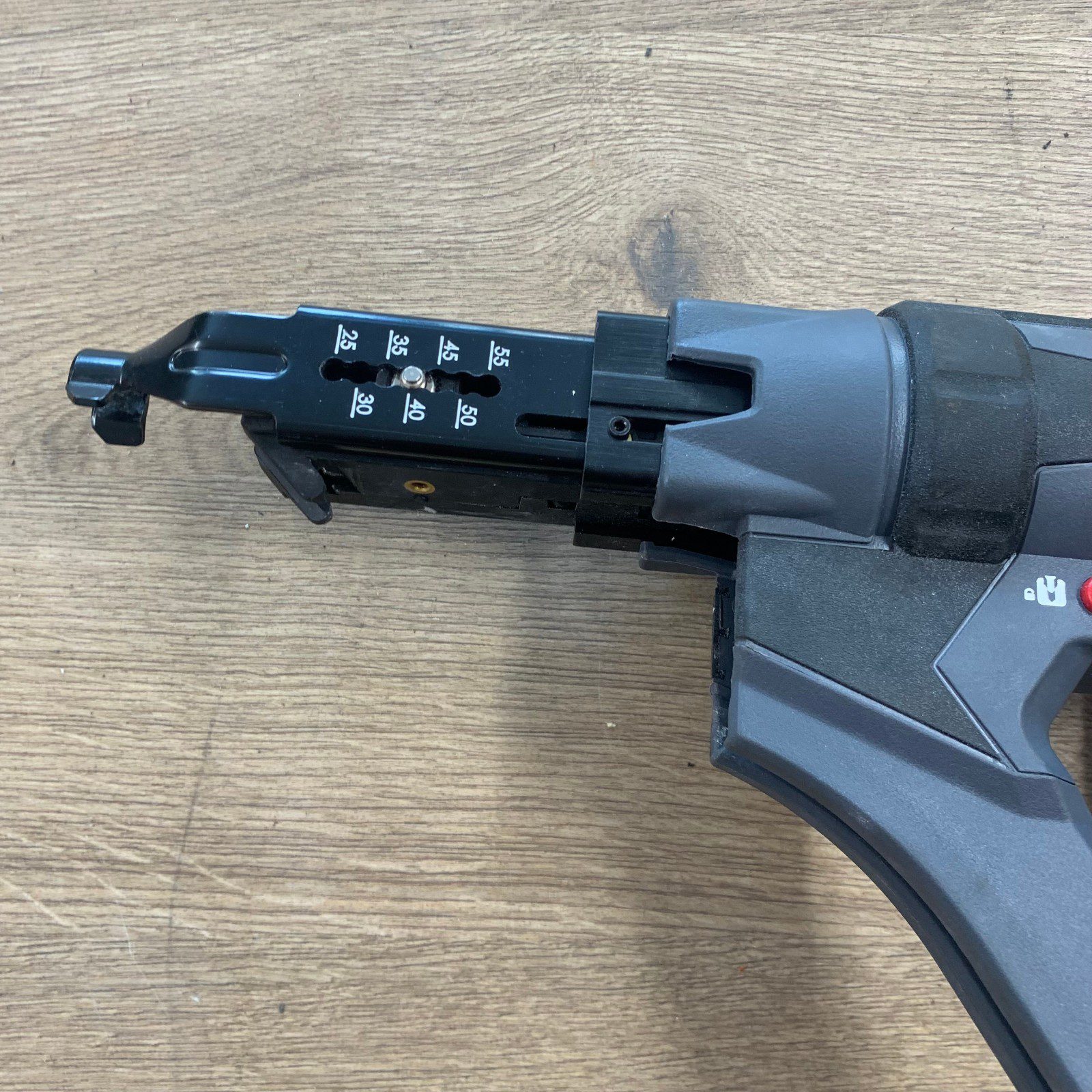 Senco DS545-AC 240V Auto-Feed Screwdriver 600W Collated Drywall Screw Gun Used - Image 2