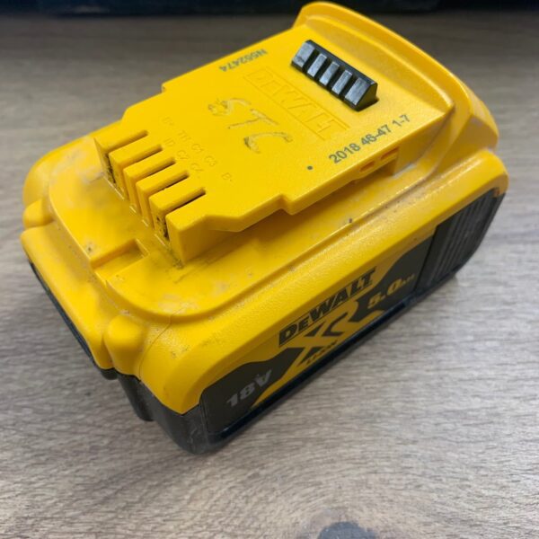 DeWalt DCB184 18V XR Li-Ion 5.0Ah Battery