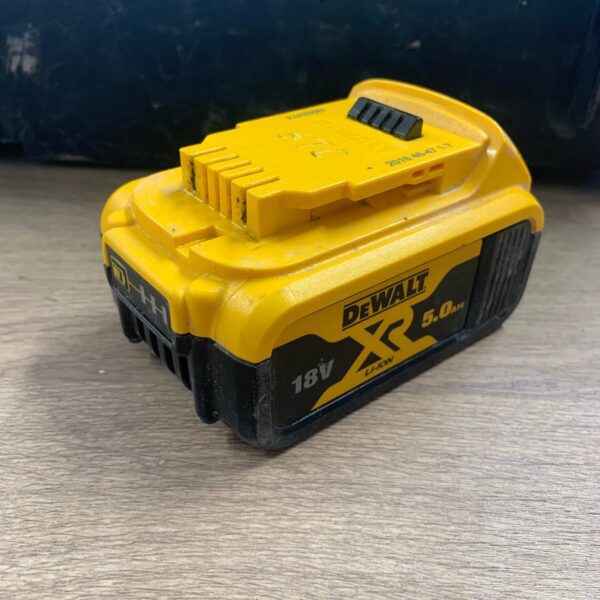DeWalt DCB184 18V XR Li-Ion 5.0Ah Battery