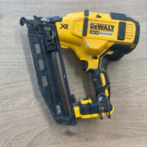 DeWalt DCN660 18V XR Brushless 16GA Angled Finish Nailer Body Only Used
