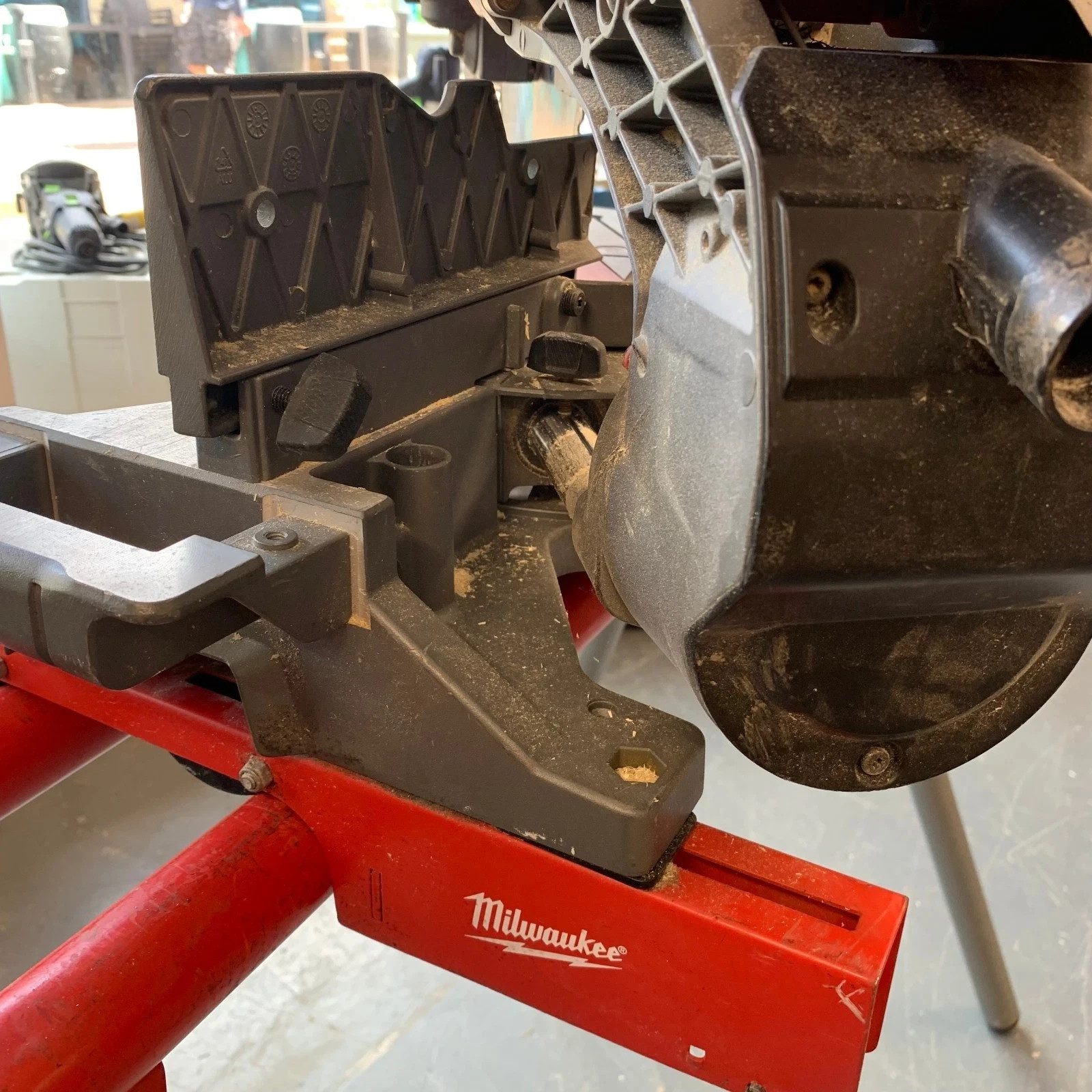 Milwaukee M18 FMS254 Fuel Sliding Mitre Saw With MSL 1000 Stand - Image 5