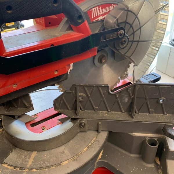 Milwaukee M18 FMS254 Fuel Sliding Mitre Saw With MSL 1000 Stand