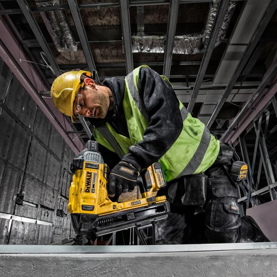 DeWalt DCN890 18V XR Brushless Concrete Nailer Nail Gun Body Only New - Image 4