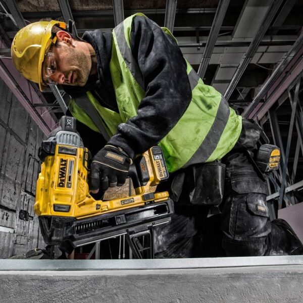 DeWalt DCN890 18V XR Brushless Concrete Nailer Nail Gun Body Only New