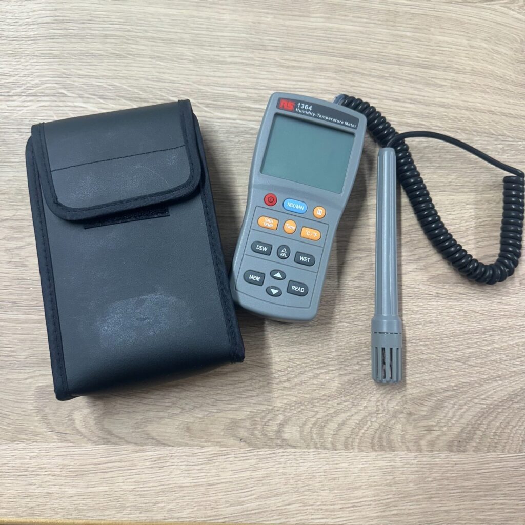 RS 1364 Humidity Temperature Meter Hygrometer with Probe & Case Used Unit