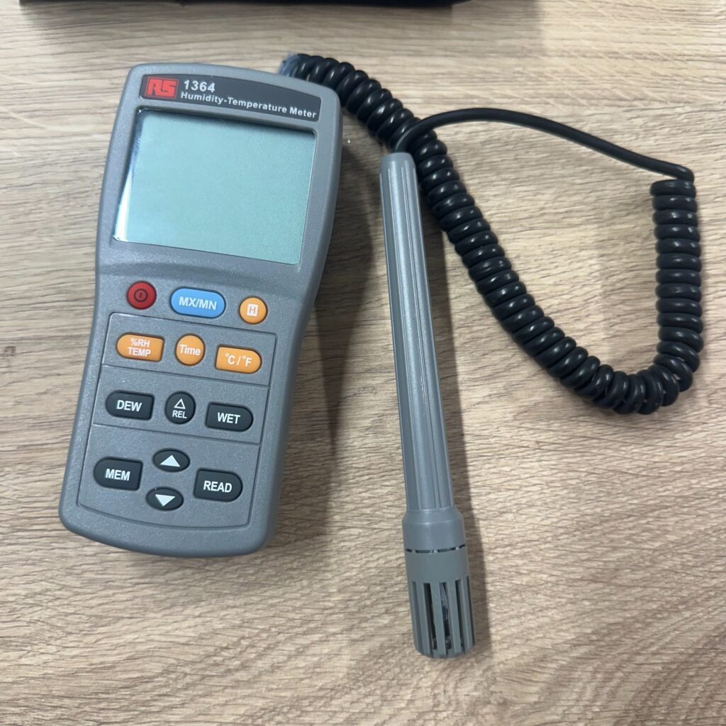 RS 1364 Humidity Temperature Meter Hygrometer with Probe & Case Used Unit