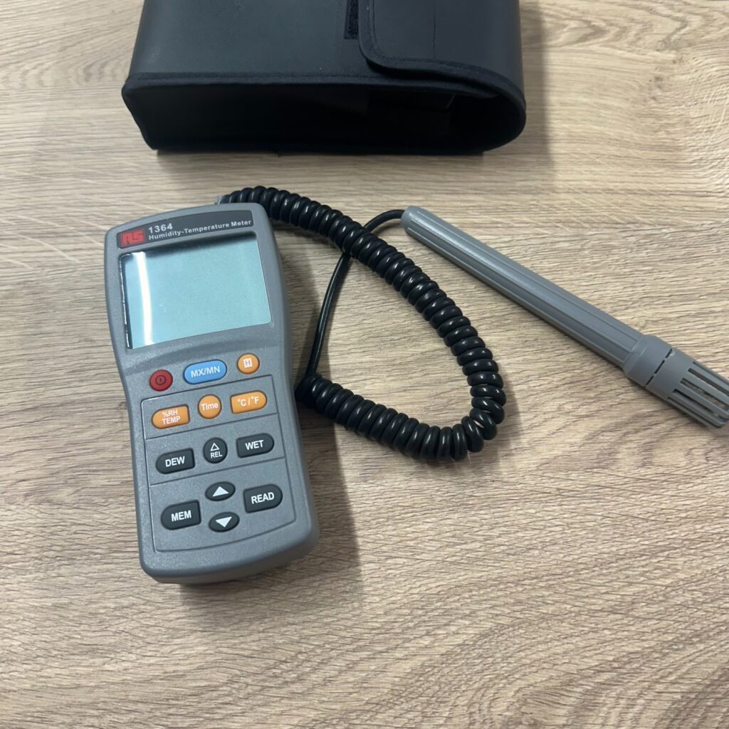 RS 1364 Humidity Temperature Meter Hygrometer with Probe & Case Used Unit