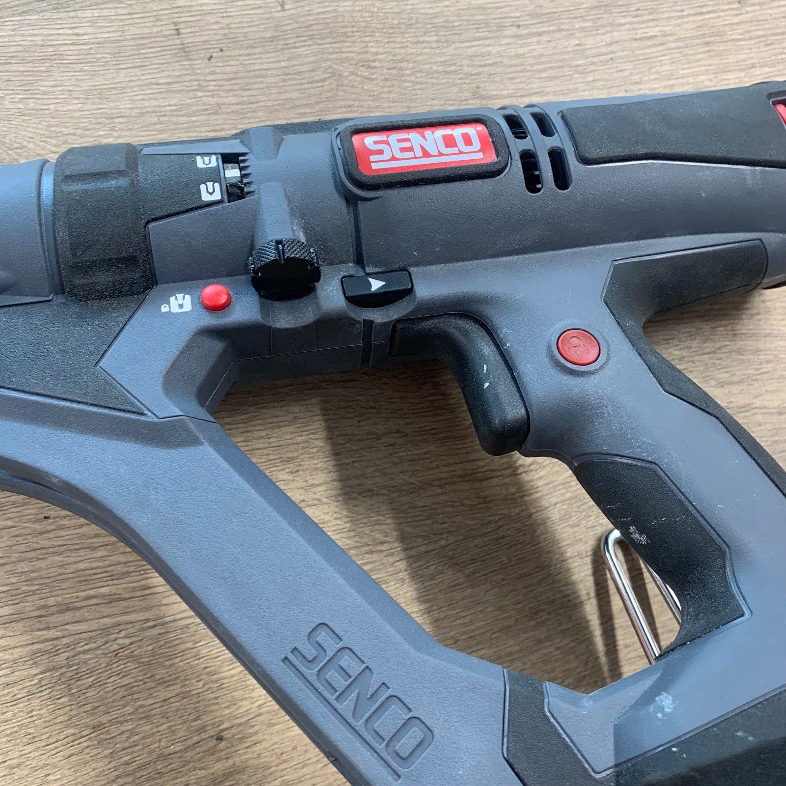 Senco DS545-AC 240V Auto-Feed Screwdriver 600W Collated Drywall Screw Gun Used - Image 3