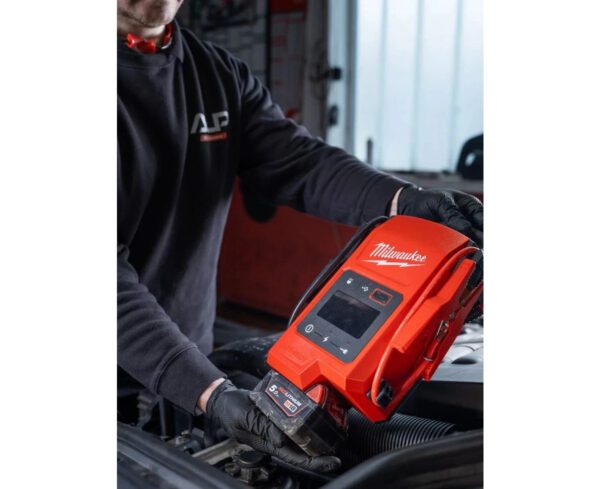 Milwaukee M18 JS2000 18V REDLITHIUM Jump Starter New Boxed No Battery
