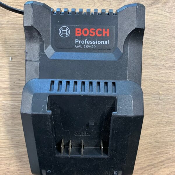 Bosch Professional GAL 18V-40 220-240V Li-Ion Battery Charger Used