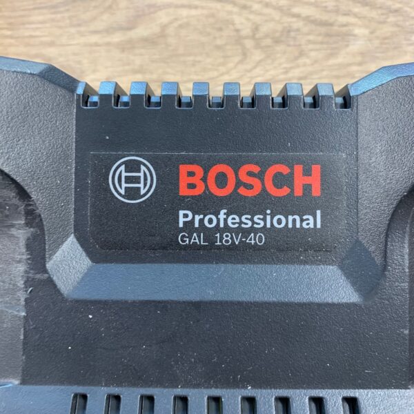 Bosch Professional GAL 18V-40 220-240V Li-Ion Battery Charger Used