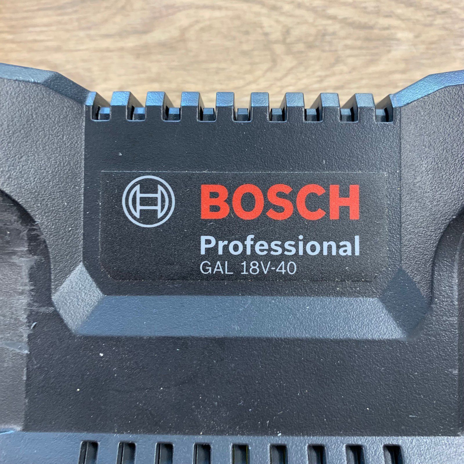 Bosch Professional GAL 18V-40 220-240V Li-Ion Battery Charger Used - Image 5